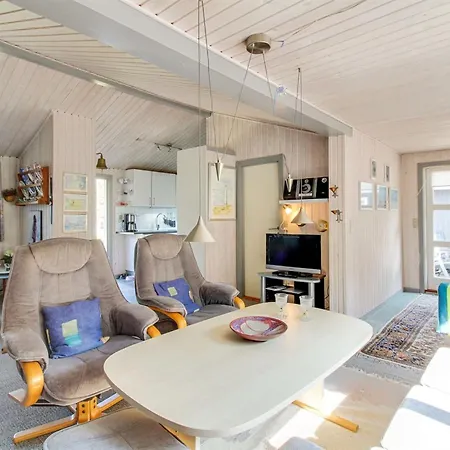 Rokil - 400m From The Sea By Interhome *